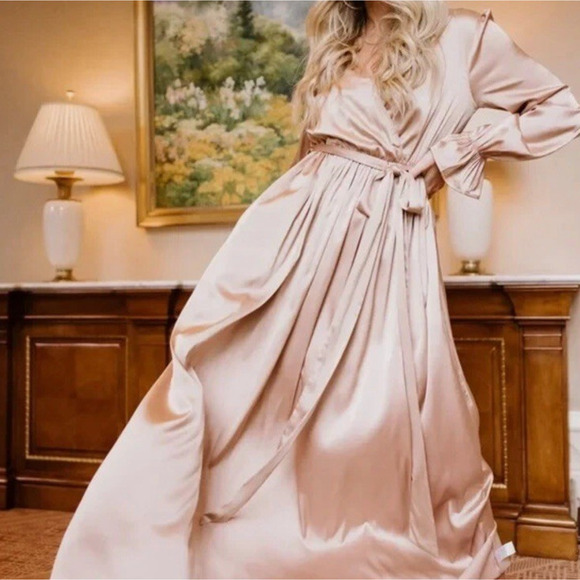 Baltic Born Holly Satin Maxi Dress Large Champagne Long Sleeve Wedding Formal - Picture 16 of 16